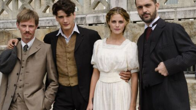 Grand Hotel, trama 9ª puntata: Garrido ricatta Alicia, Javier vuole cambiare vita.