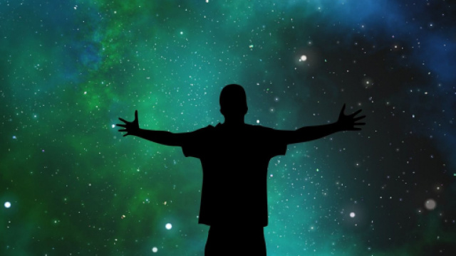 Previsioni zodiacali di lunedì 2 agosto: nuove energie all'Ariete, Scorpione ok nel lavoro.