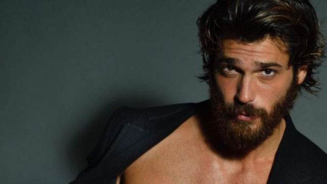 Can Yaman sarà protagonista accanto a Francesca Chillemi nella fiction Viola come il mare.