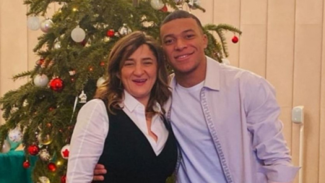 Kylian Mbappé en compagnie de sa mère Fayza Lamari. Source: Instagram Kylian Mbappé
