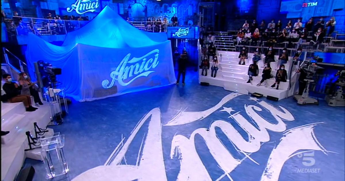 Amici 2021/2022, retroscena cast D'Amario potrebbe lasciare, ipotesi