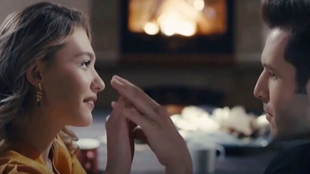 Love is in the air, anticioazioni: Ceren si sente presa in giro da Ferit, lui non demorde.