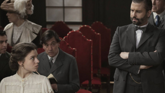 Una vita, spoiler Spagna: Felipe testimonia per dimostrare la colpevolezza di Genoveva.