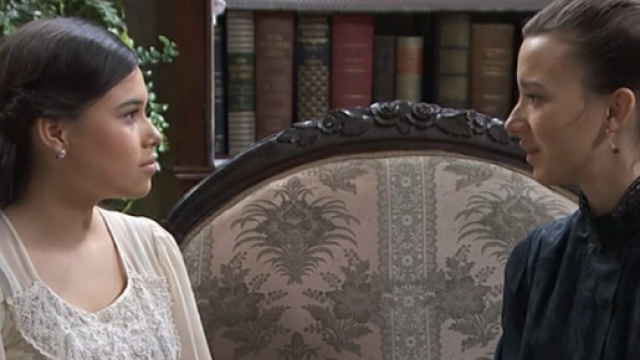 Una vita, spoiler spagnoli: Anabel tradisce Camel svelando l'impotenza di Ildefonso.