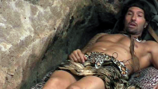 Grande Fratello Vip, Walter Nudo senza soldi.