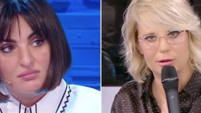 Amici 21, retroscena addio Arisa: Maria De Filippi delusa dal comportamento dell'ex prof.