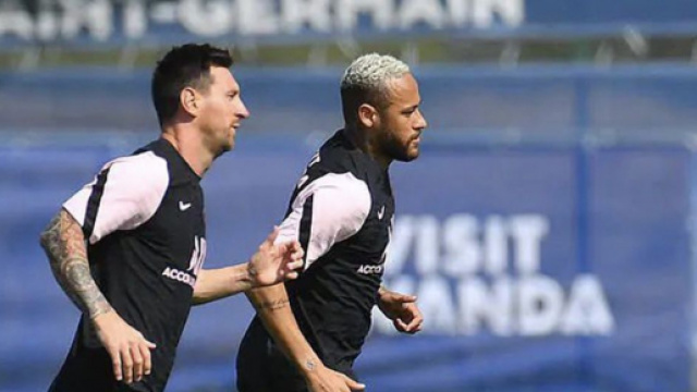 Leo Messi et Neymar partenaires au PSG. (crédit Twitter)