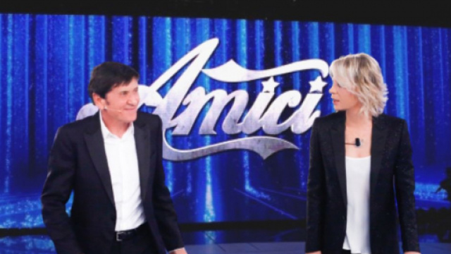 Amici 21, retroscena cast: tra gli allievi potrebbero esserci il nipote di Gianni Morandi e il fratello di Deddy o Aka7even.