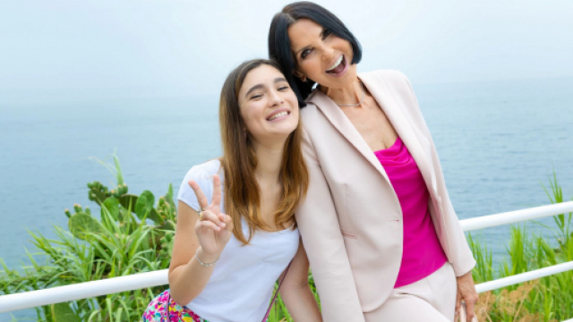 Un posto al sole, Alice Pergolesi (Fabiola Balestriere) e Marina Giordano (Nina Soldano).