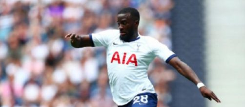 Tanguy Ndombele, centrocampista del Tottenham.