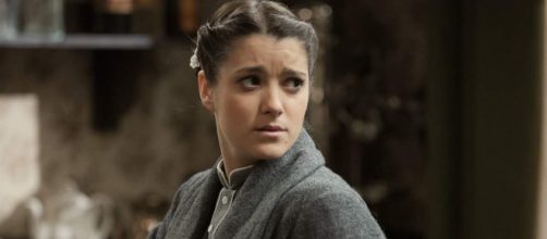 Una vita, spoiler 25-26 agosto: Casilda riceverà delle attenzioni indesiderate da Izam