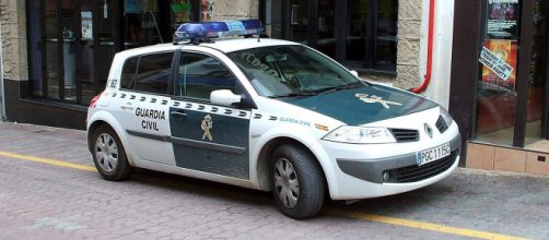 La Guardia Civil de Ibiza ha detenido a dos de los acusados del abuso (Wikimedia Commons)