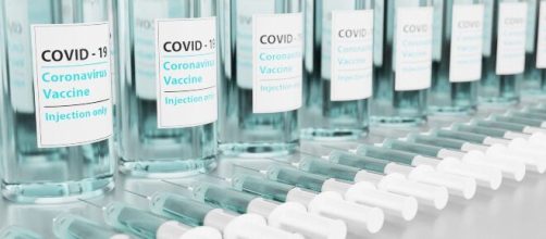 Se van sumando países a la nueva aplicación de la vacuna contra el COVID-19 - Foto: Pixabay