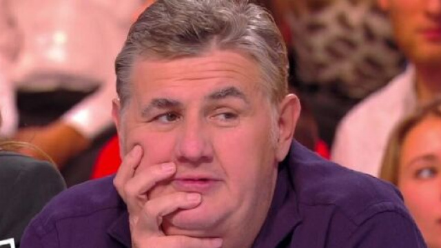 Pierre Ménès a semé le doute sur son avenir télévisuel. (Source : capture C8)