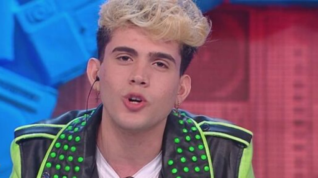 Aka7even: il retroscena sul l'infanzia.