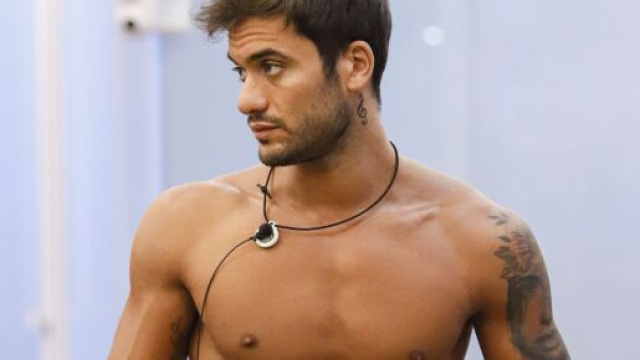 Tale e Quale Show 2021, chi è favorito e chi no: Pierpaolo Pretelli candidato a trionfare.