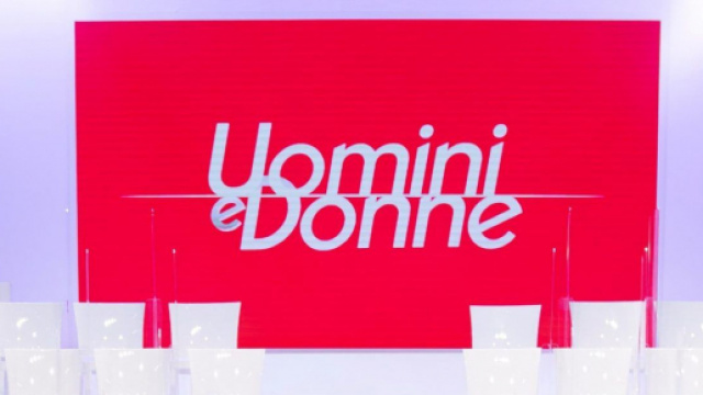 Uomini e Donne, &egrave; addio tra Massimiliano e Vanessa: della scorsa edizione resistono solo due coppie.