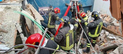 Torino, palazzina crollata, la mamma del bimbo morto: 'Volevo aiutarlo ma ero bloccata'.