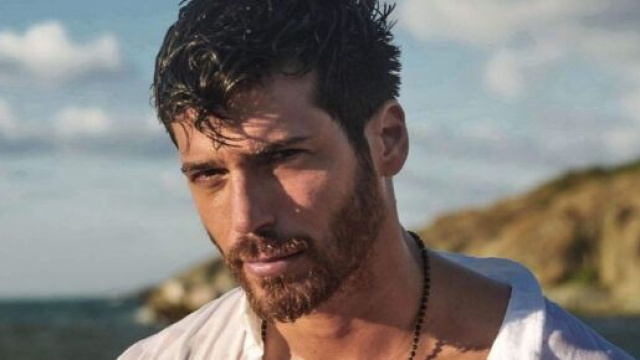 Can Yaman, l'incontro con Urtis.