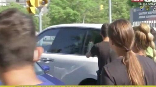 Les supporters du Barça insultent Griezmann (Source : capture Youtube)