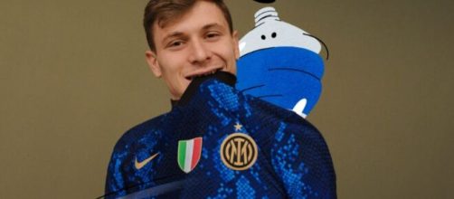 Inter su Meret e Cragno per il 2022, Real su Barella, il Barca offrirebbe Aguero alla Juve.