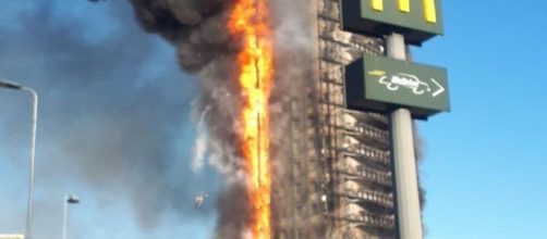 L'incendio della Torre dei Moro.