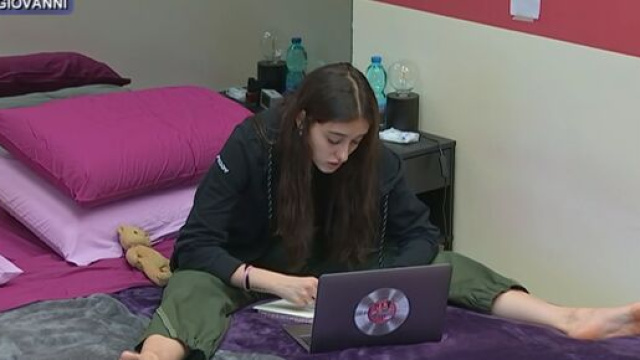 Giulia Stabile: 'Alcune persone sentono il diritto di intromettersi in questioni private'.