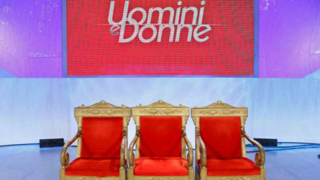 Uomini e Donne, polemica tronista trans.