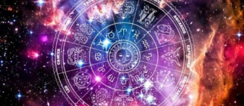 Previsioni oroscopo della giornata di domenica 5 settembre 2021.