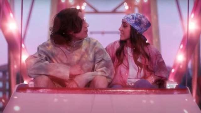 Sangiovanni e Giulia Stabile rispondono agli haters.