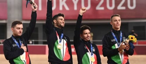 Consonni, Ganna, Lamon e Milan sul podio di Tokyo 2020.