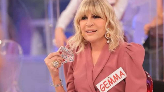 U&D, Gemma Galgani nasconde il viso sui social: fan ipotizzano intervento di rinoplastica.