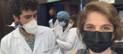 Drica Moraes recebe segunda dose de vacina (Reprodução/Instagram/@dricamoraes)