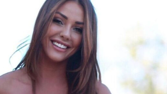 Selvaggia Roma contro Oppini per le frasi omofobe: 'Nella casa non ti conveniva'.