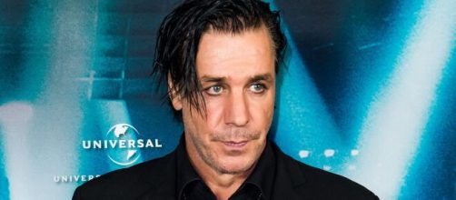 Rammstein: il cantante Till Lindemann arrestato in Russia per violazione delle regole anti Covid.