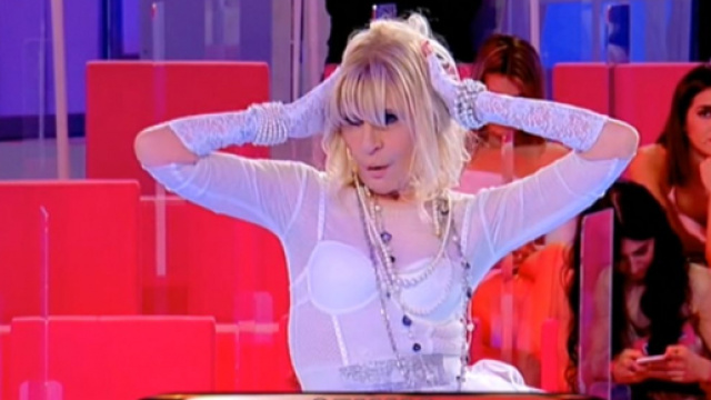 Gemma Galgani durante le riprese di Uomini e Donne.