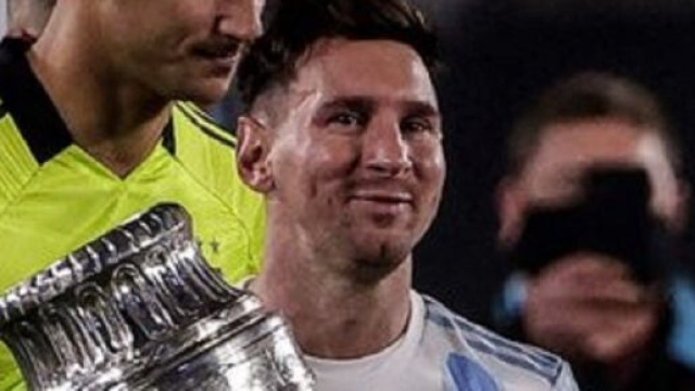 Les larmes de Messi émeuvent le monde du football (capture YouTube)