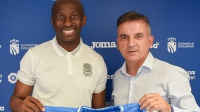 Le club de Fuenlabrada accueille St&eacute;phane Mbia avec une chanson de mauvais go&ucirc;t (capture club de Fuenlabrada)