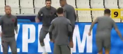 Icardi se loupe complètement à l’entraînement (capture PSG TV)