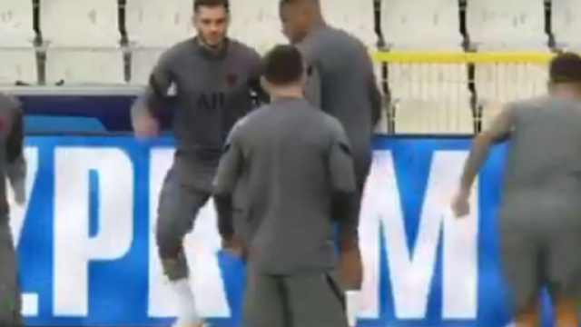 Icardi se loupe complètement à l’entraînement (capture PSG TV)