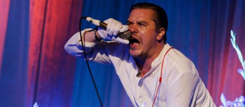 Mike Patton ha dichiarato di avere problemi di salute. Faith No More annullano il tour