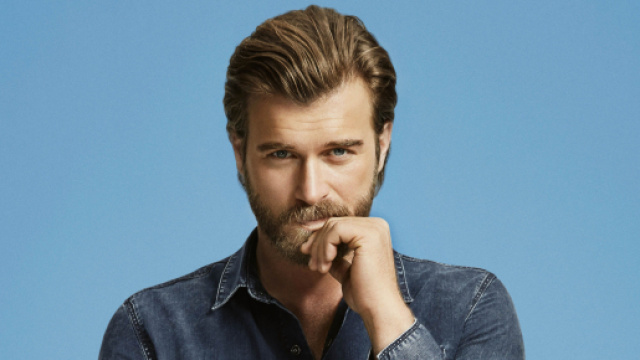 Cesur Ve G&uuml;zel, 5 curiosit&agrave; su Kıvan&ccedil; Tatlıtuğ: nominato il 'Brad Pitt del Medio oriente',