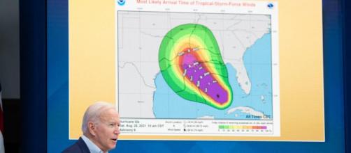 Usa, Biden: "Uragano Ida pericoloso, fate attenzione".