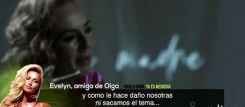 Evelyn, amiga de Olga, ha revelado cómo habla realmente Olga Moreno de Rocío Carrasco (@telecincoes)