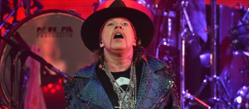 Axl Rose si è sentito male durante il concerto dei Guns N'Roses a Chicago