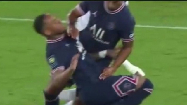 Thilo Kehrer devient la risée de Twitter après son 'stop' sur Neymar (capture YouTube)