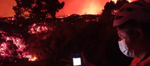Entre 200 y 300 viviendas fueron destruidas por la lava del volcán de Cumbre Vieja (@involcan)