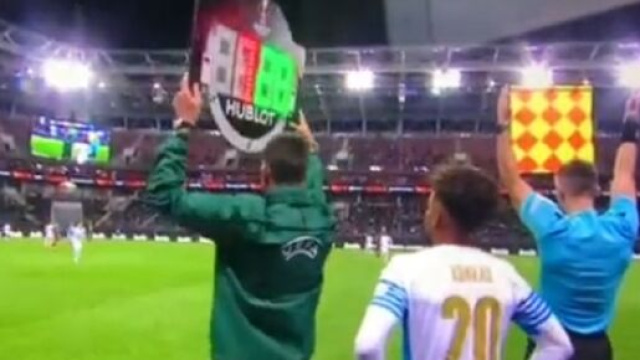 La minute gênante de la journaliste terrain lors de Lokomotiv Moscou - OM (capture YouTube)