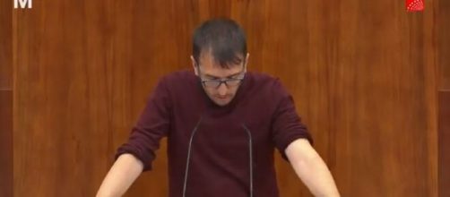 Tejero brilló en la Asamblea de Madrid al defender el Plan integral de salud menstrual impulsado por su partido (Twitter / @ierrejon)