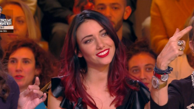Delphine Wespiser sur le plateau de TPMP. Source : capture d’écran C8.